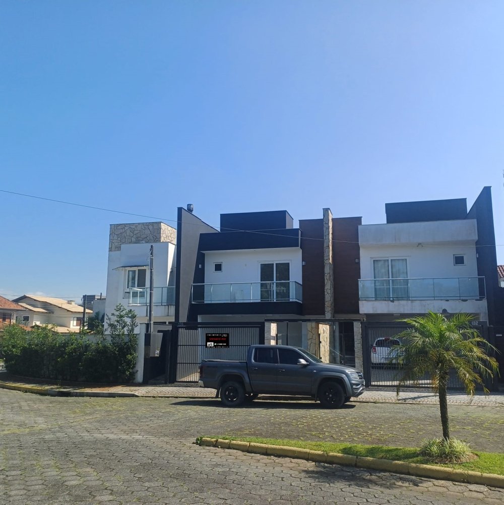 Sobrado em Condomnio - Venda - Glria - Joinville - SC